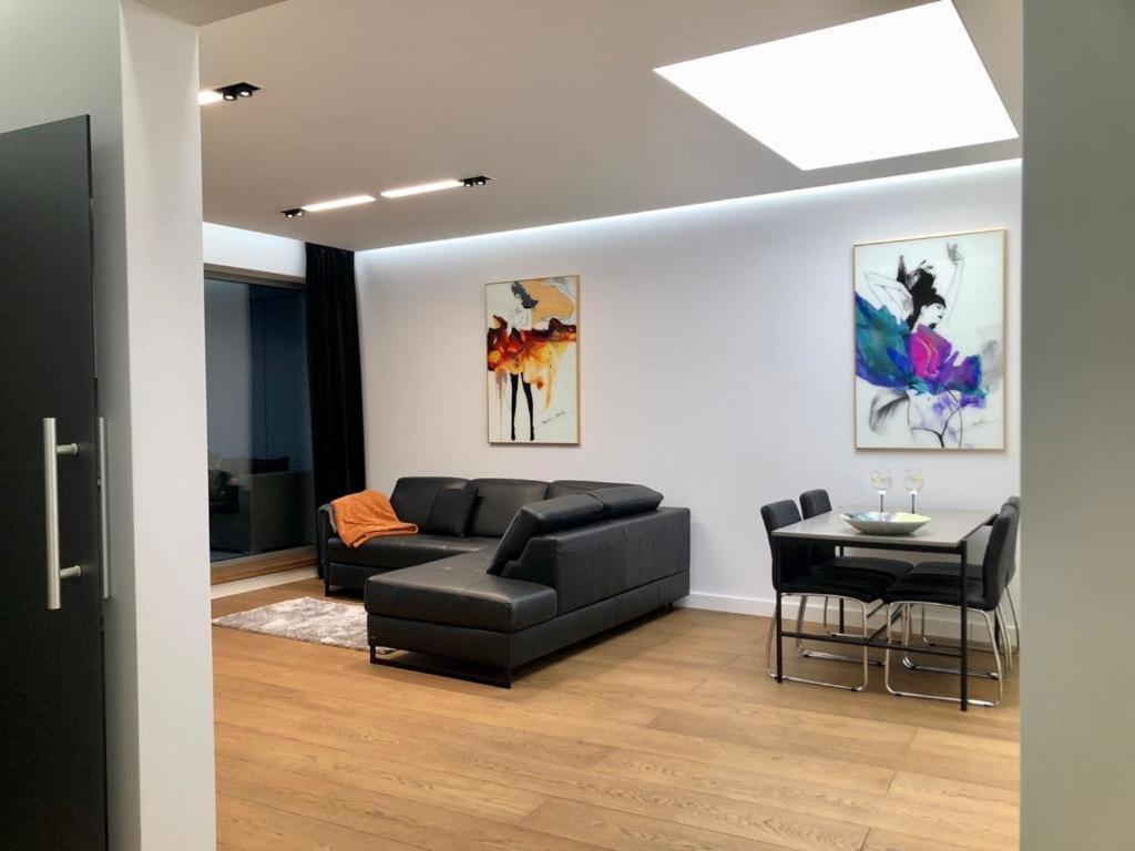 Baltic Riviera Apartments - Luxurious Apartment With Patio And River View 그단스크 외부 사진